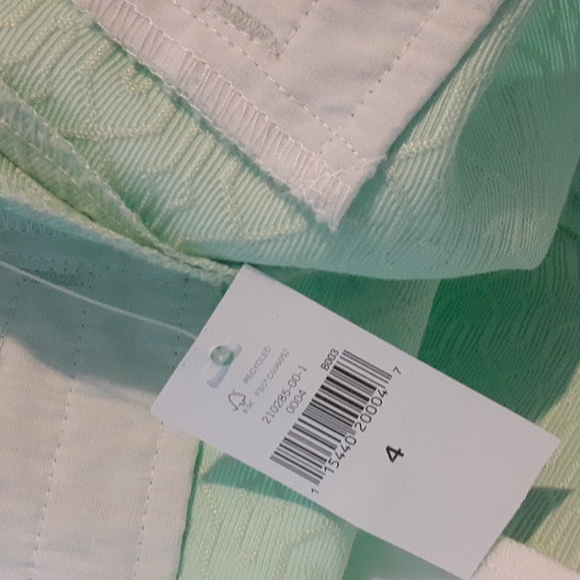 Brand New with Tags Banana Republic Shorts🍭 - Picture 5 of 7